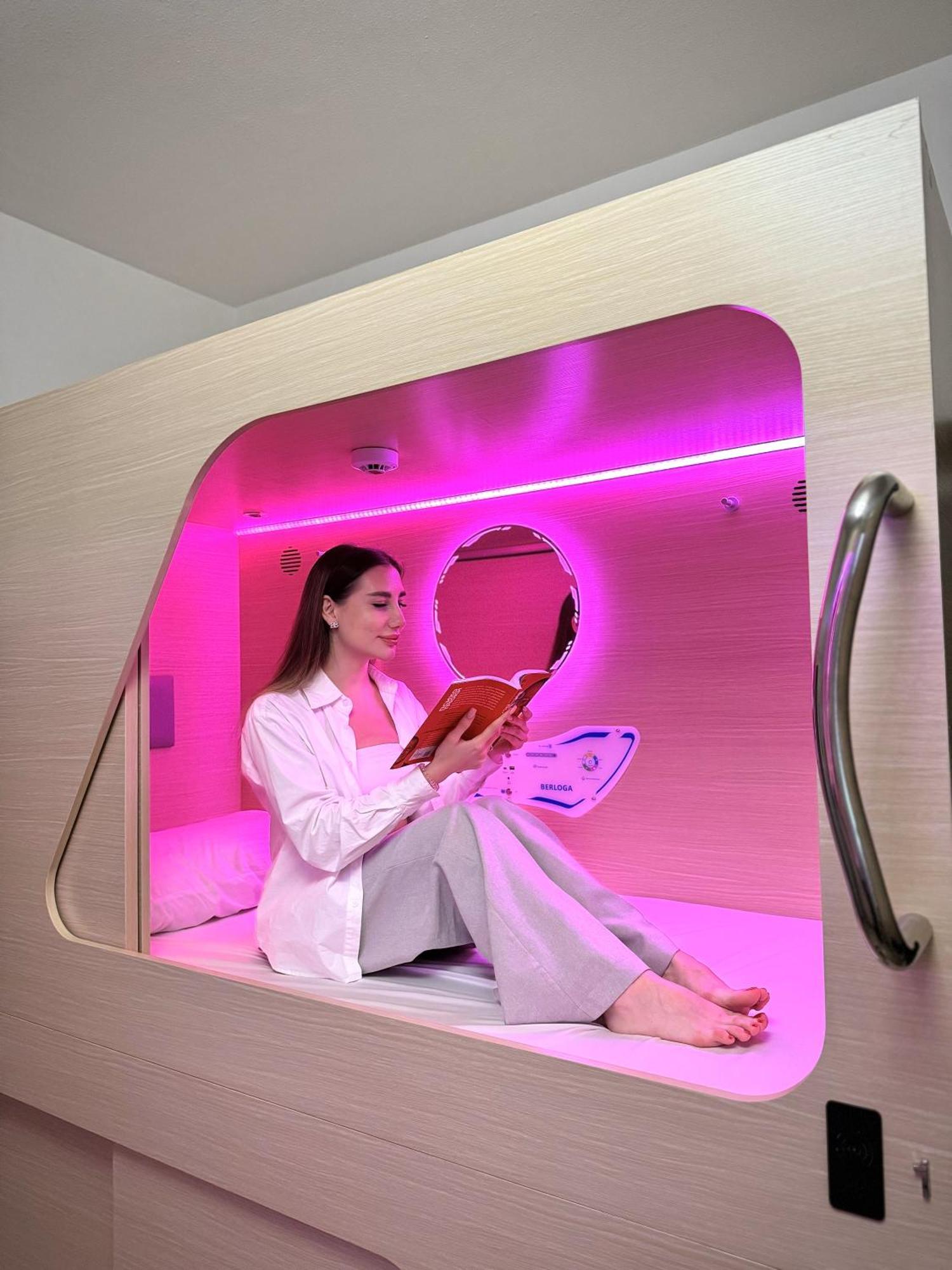 Berloga Capsule Jbr Hostel Ντουμπάι Εξωτερικό φωτογραφία