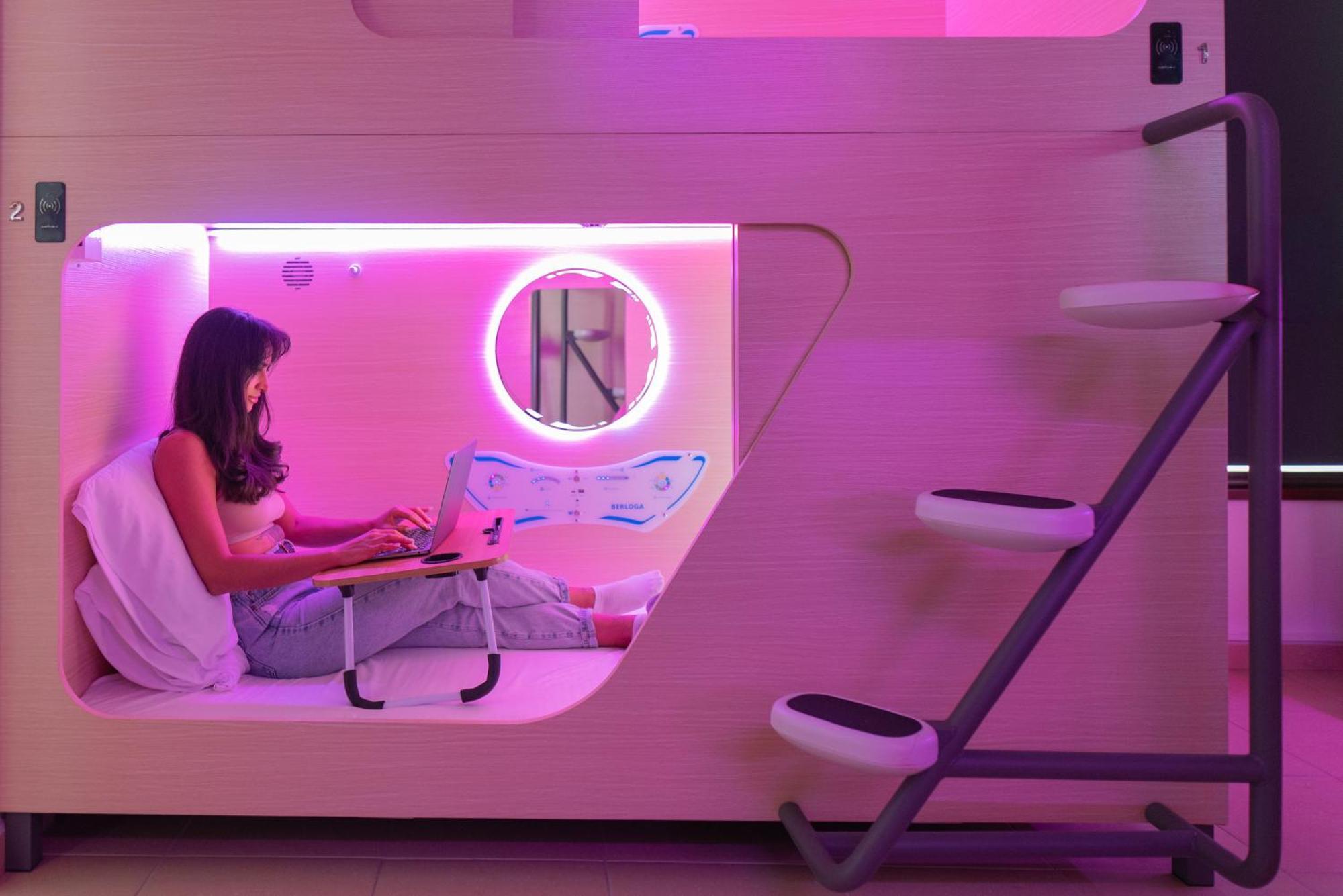 Berloga Capsule Jbr Hostel Ντουμπάι Εξωτερικό φωτογραφία